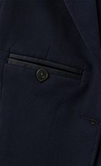 Blazer Desestruturado na cor marinho, detalhe do bolso