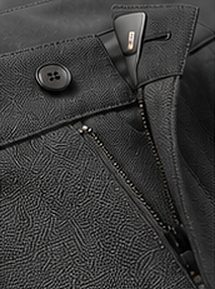 Calça Alfaiataria Signature na cor cinza médio, detalhe: outro