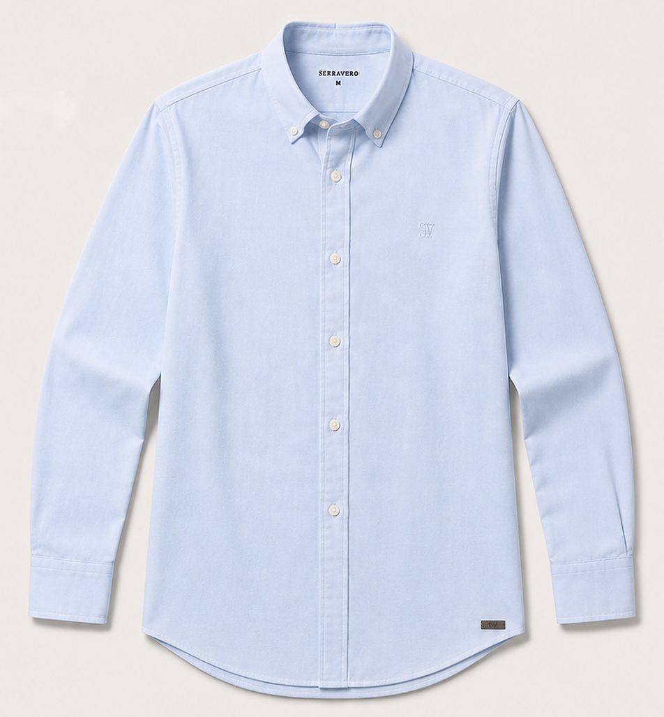 Camisa Oxford Essencial na cor azul claro