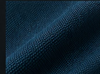 Camisa Textura Signature na cor azul petróleo, detalhe do tecido