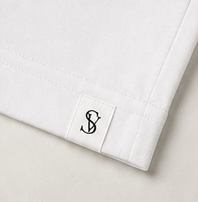 Camiseta Pima Essencial na cor branco óptico, detalhe: outro