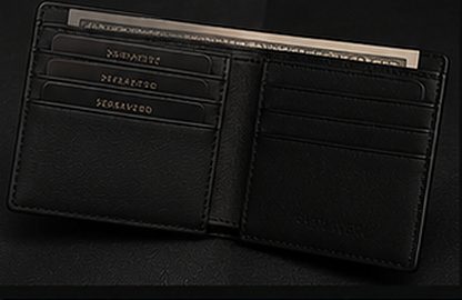 Carteira Slim Couro na cor preto, detalhe: outro