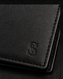 Carteira Slim Couro na cor preto, detalhe do tecido