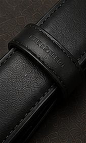 Cinto Couro Clássico na cor preto, detalhe: outro