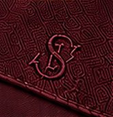 Lenço Signature na cor bordô, detalhe: outro