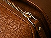 Pasta Executiva Couro na cor caramelo, detalhe: outro