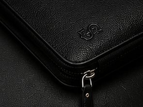 Pasta Executiva Couro na cor preto, detalhe: outro