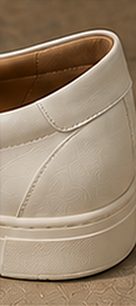 Tênis Couro Minimal na cor off-white, detalhe: outro